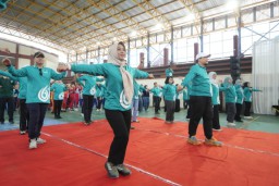 HKN ke-61, Ning Ita Canangkan Senam Kreasi Bagi Seluruh OPD dan Sekolah di Kota Mojokerto 