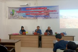 Tunjang Produksi Garam Industri, Dinas Perikanan Sampang Lakukan Pembinaan Petambak Garam