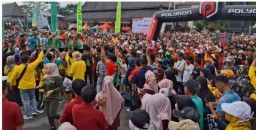 Blitar Menenun Kebhinnekaan di Jalan Sehat HAB ke-80: 20 Ribu Warga Melangkah dalam Damai