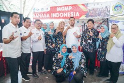 Semarak Hari Guru Nasional, Bupati Yani Tekankan Pendidikan di Gresik Harus Menyenangkan 