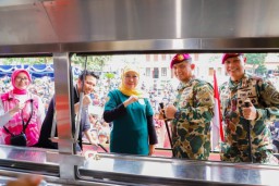 Gubernur Khofifah : 80 Tahun Pengabdian Korps Marinir Jadi Garda Tangguh Penjaga Kedaulatan Laut Indonesia