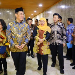 Gubernur Khofifah dan Wagub Emil Temui Mentan, Tegaskan Kesiapan Jatim Kawal PSN Wujudkan Swasembada Susu dan Gula