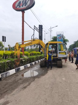 Siapkan Rumah Pompa Siaga 24 Jam dan Maksimalkan Pembersihan Saluran Atasi Banjir di Depan Lippo