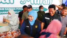 Dampingi Gubernur Khofifah Gelar Pasar Murah, Bupati Subandi : Menekan Inflasi dan Stabilkan Harga