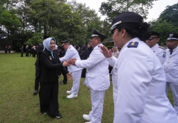 Wali Kota Ning Ita Lantik 78 Pejabat Pemkot, Harapkan Jadi Pemimpin yang Rendah Hati