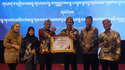 Bentuk Pos Bantuan Hukum di Seluruh Desa dan Kelurahan, Gus Bupati Mojokerto Raih Penghargaan Dari Menkum RI