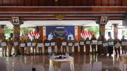 Pemkab Mojokerto Anugerahi Penghargaan 22 Perangkat Daerah Atas Capaian Budaya Kerja BerAKHLAK