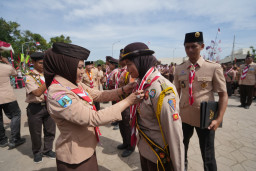 Wali Kota Mojokerto Lantik Ribuan Pramuka di Camp Ground Taman Bahari Mojopahit