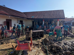 Yonif TP 836/BY Dipimpin Danyon Faishal Riza Percepat Pemulihan Bencana Alam di Pidie Jaya