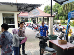 Satlantas Polres Blitar Kota Edukasi Yanmas Terkait Identifikasi Kendaraan Bermotor