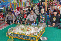 Hadiri Ruwah Deso Balongrawe, Wali Kota Ning Ita Ajak Warga Perkuat Gotong Royong