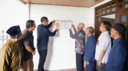 PLN NP Bedah Rumah Pensiunan, Wujud Penghargaan bagi Pahlawan Kelistrikan