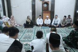 Wali Kota Ning Ita Awali Safari Ramadan 1447 H, Tarawih di Musholla Nur Hidayah