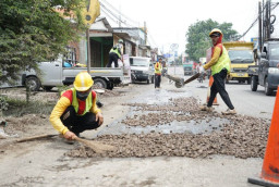Pemkab Sidoarjo Kebut Tambal Sulam Jalan Berlubang, Target Mulus Sebelum Idul Fitri