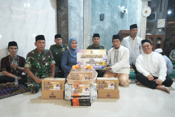 Safari Ramadhan, Wali Kota Mojokerto Serahkan Dana Hibah Rp 35 Juta di Masjid Baitul Makmur