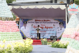Tumpeng Raksasa dan Gunungan Apem Kabupaten Jombang Semarakkan Tradisi 'Megengan' Sambut Ramadhan 1447 H