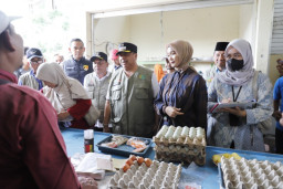 Sidak Pasar Pon Jelang Ramadhan, Bupati Jombang Warsubi: Alhamdulillah Stock Aman Harga Stabil