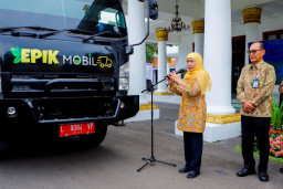 Gubernur Khofifah Berangkatkan Truk Etalase Pengendalian Inflasi Kabupaten/Kota (EPIK Mobile) Sasar 15 Kab/Kota