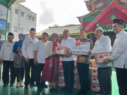 Yayasan H.M. Cheng Ho Salurkan Zakat Mal untuk 32 Ribu Warga