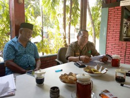 Caleg DPR RI Sumarzen Marzuki Ngobrol Santai Bareng Pengurus SWI Sidoarjo