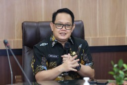Sekdaprov Jatim Adhy Karyono Penuhi Panggilan KPK Setelah Absen Karena Kesibukan Tugas