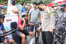 Polresta Banyuwangi All Out Amankan Kejurnas Balap Sepeda INC 2022