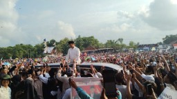 Puluhan Ribu Masyarakat Pamekasan Hadiri Kampanye Capres AMIN di Lapangan Garuda Palengaan Laok