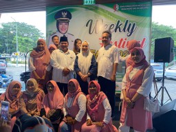 Bupati Anna Tinjau Festival Jajan Pasar di Pasar Wisata