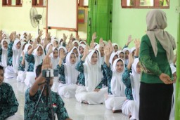 Bupati Anna Ajak Ratusan Siswa Kolaborasi Tangkal Hoax