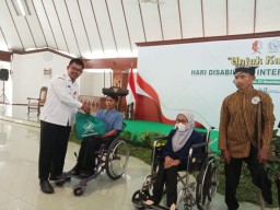 Bupati Anna Apresiasi Kemandirian Penyandang Disabilitas Dalam Berkarya