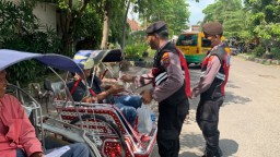 Samapta Sidoarjo Serap Aspirasi Warga dengan Patroli dan Berbagi