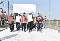 Tingkatkan Mutu Jalan dengan Betonisasi