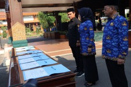 ASN Pemkab Mojokerto Komitmen Netral Dalam Pemilu 2024, Ucapkan Ikrar Hingga Tandatangani Pakta Integritas