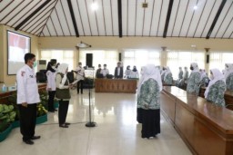 Pengukuhan 56 Satgas PPA, Bupati Anna : Perempuan dan Anak Wajib Mendapat Perlindungan