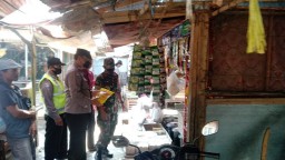 Polsek Plosoklaten Pastikan Ketersediaan Minyak Goreng Aman