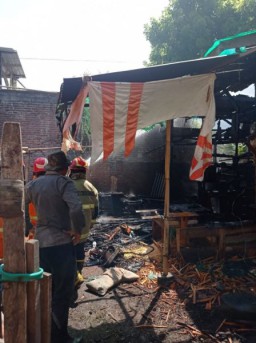 Lalulintas Kota Batu Macet, Damkar Terhambat Padamkan Api