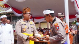 Prosesi Melaspas Pura Kertha Bumi Bhayangkara di Polresta Sidoarjo