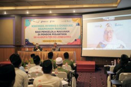 Dinkes Bojonegoro Edukasi Ponpes Cara Konsumsi Makan Aman, Sehat dan Higienis