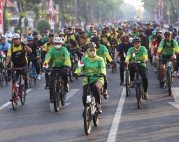20 Ribu Masyarakat Jatim Meriahkan Gowes Tahun Baru Hijriyah