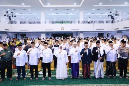 Ribuan ASN Ikuti Doa Bersama Sambut Tahun Baru 1445 H, Gubernur Khofifah Sebut Imbangi Ikhtiar Profesional Dengan Spiritual