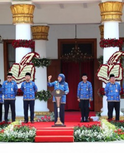 1.450 PNS Pemprov Jatim Diambil Sumpah Jabatan, Gubernur Khofifah Tekankan Pentingnya Core Values ASN