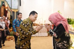 Halal Bihalal dengan Mitra ESDM, Gubernur Khofifah Apresiasi Layanan Masyarakat Hingga 24 Jam Non Stop