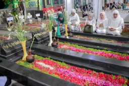 Gubernur Khofifah Dukung Penuh Pengajuan KH. M Bisri Syansuri Jadi Pahlawan Nasional