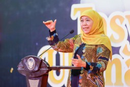Menerima Penghargaan Kepala Daerah Terbaik dari MUI Jatim, Gubernur Khofifah : Ini Adalah Amanah