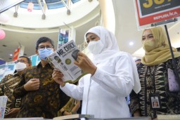 Gubernur Khofifah: Mari Tingkatkan Minat Baca dan Literasi Digital