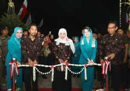 Khofifah: Bulan Bhakti Gotong Royong Momentun Turunkan Stunting dan Kemiskinan