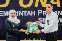 Serahkan LKPD Unaudited TA 2022, Gubernur Khofifah Dorong Terwujudnya Pelaporan yang Akuntabel, Transparan, Valid dan Tepat Waktu