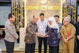 Terima 6 PMI Korban TPPO Thailand, Gubernur Khofifah Apresiasi Sinergitas Kepolisian dan Kementerian Luar Negeri