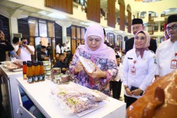 Gubernur Khofifah Perkuat Juleha dan RPH untuk Beri Perlindungan Halal Bagi Konsumen