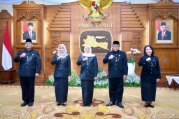 Lantik Empat Pejabat Eselon II, Gubernur Khofifah Minta Segera Adaptasi dan Tancap Gas Jalankan Program Kerja